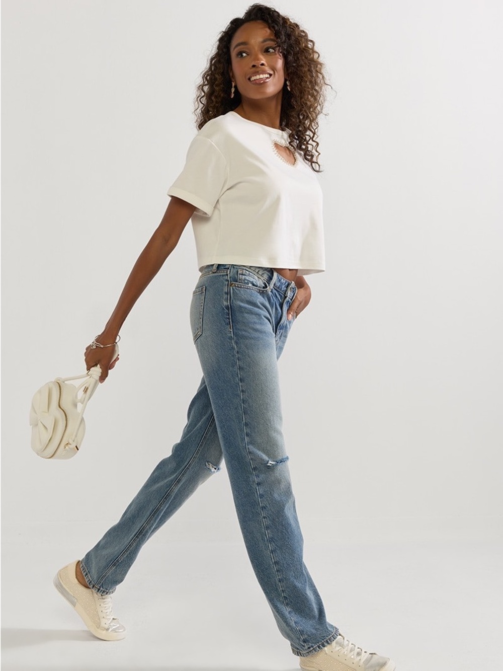 NWT- Francesca's Collections White Heart Cutout Cropped Tee - Picture 2 of 5